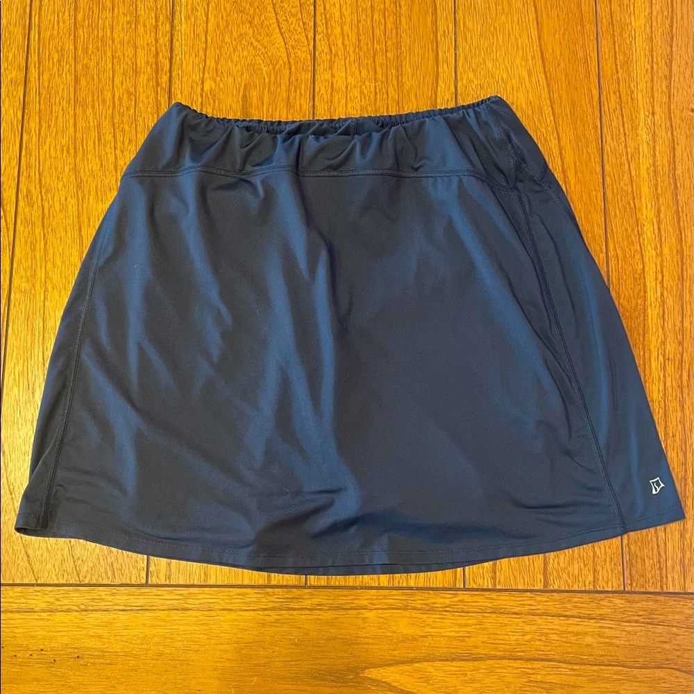 Athletic skort with pocket